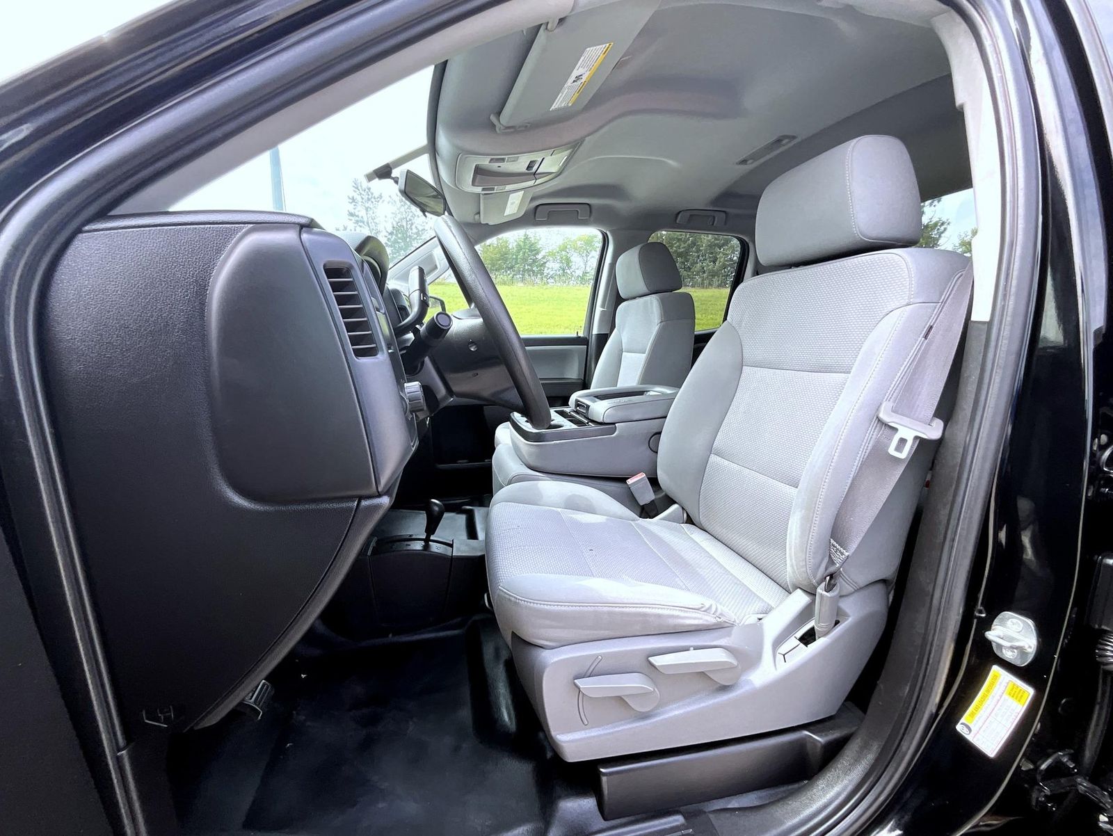 2017 Chevrolet Silverado 1500 Custom photo 9