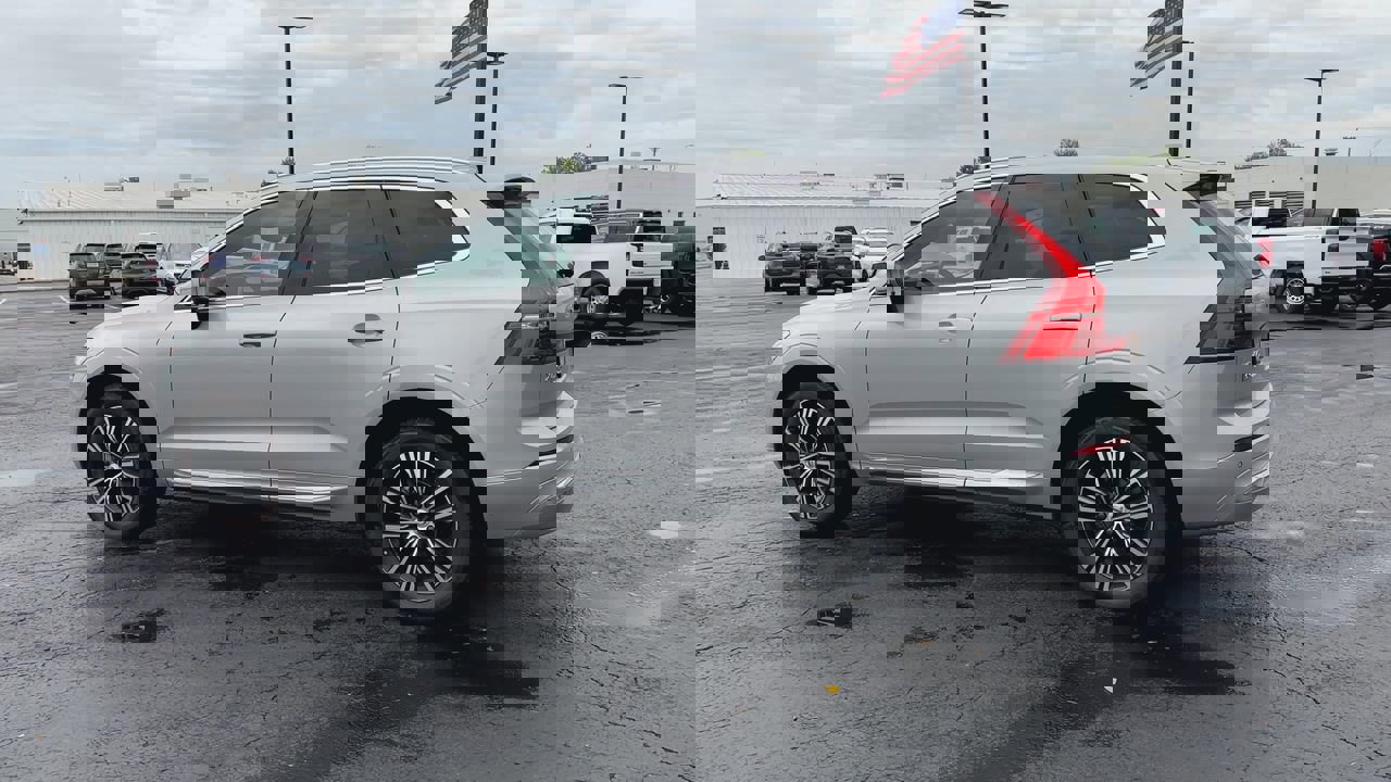 2022 Volvo XC60 B5 Inscription photo 6