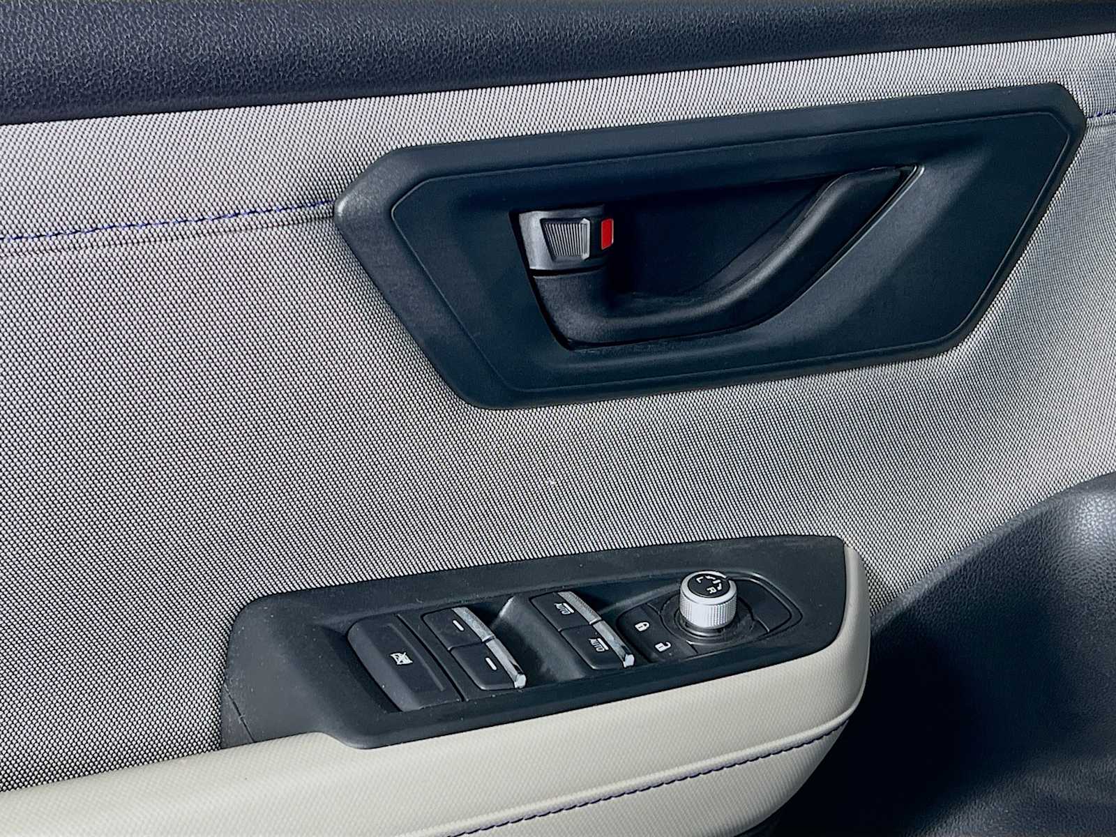 2025 Subaru Forester Premium Base photo 15
