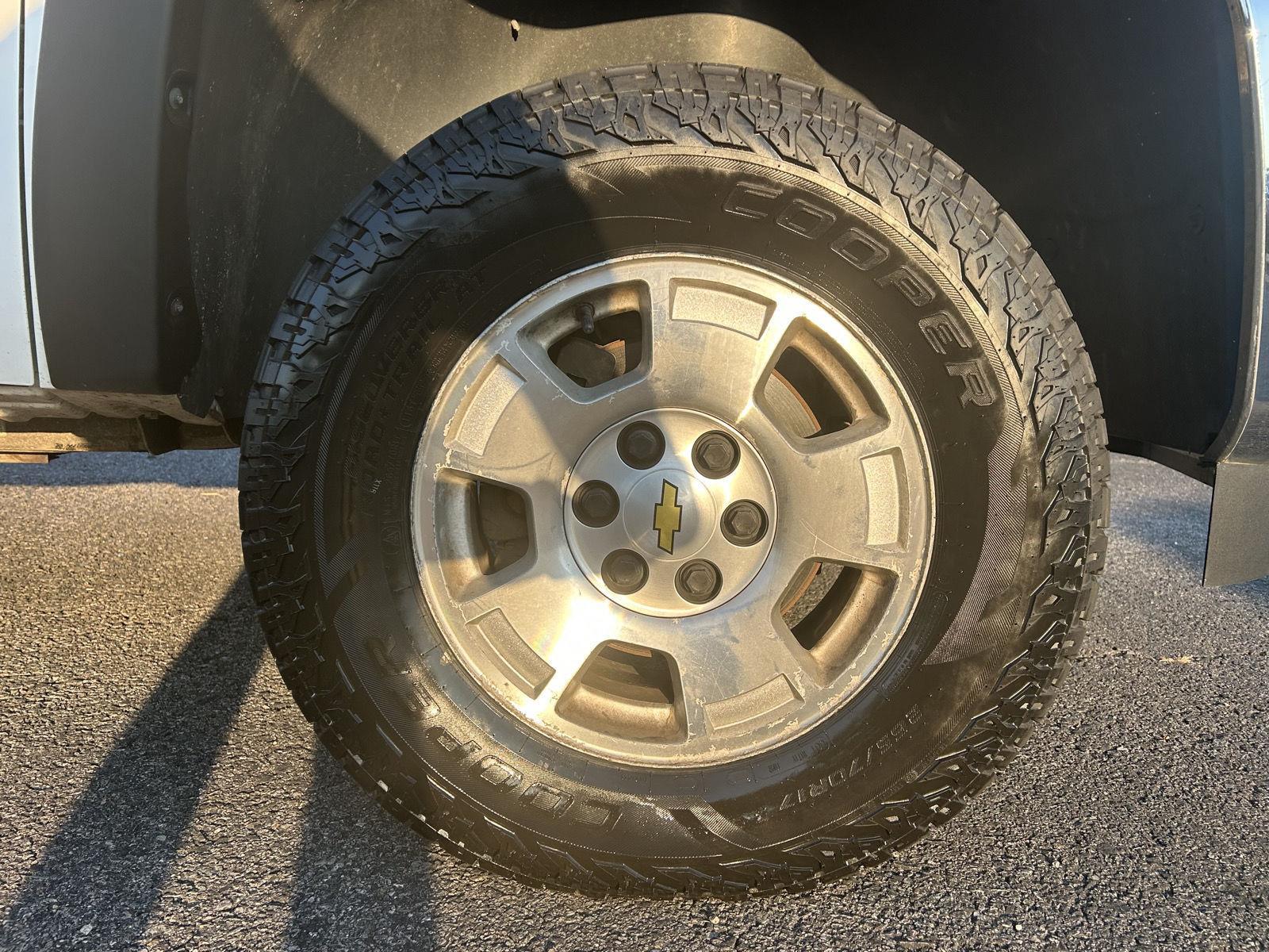 2012 Chevrolet Silverado 1500 LT photo 11