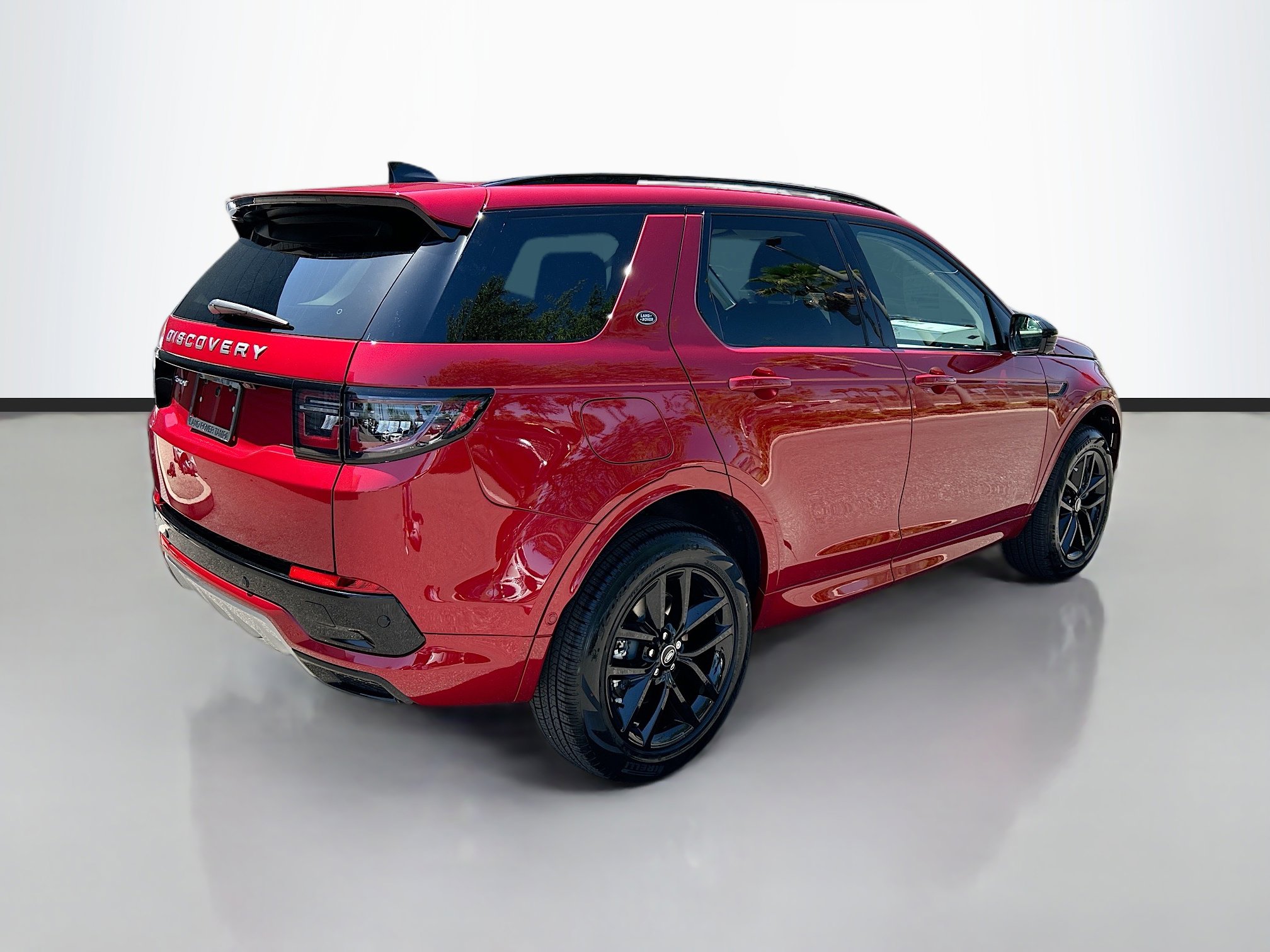 2025 Land Rover Discovery Sport S photo 4