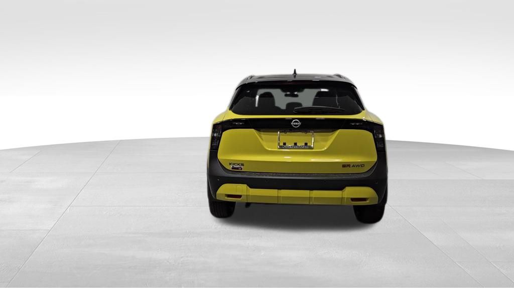 2025 Nissan Kicks SR photo 4