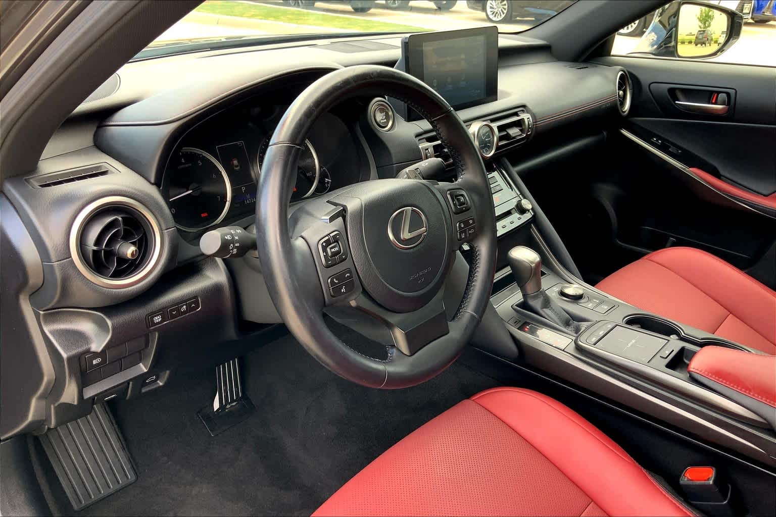 2021 Lexus IS 300 photo 15