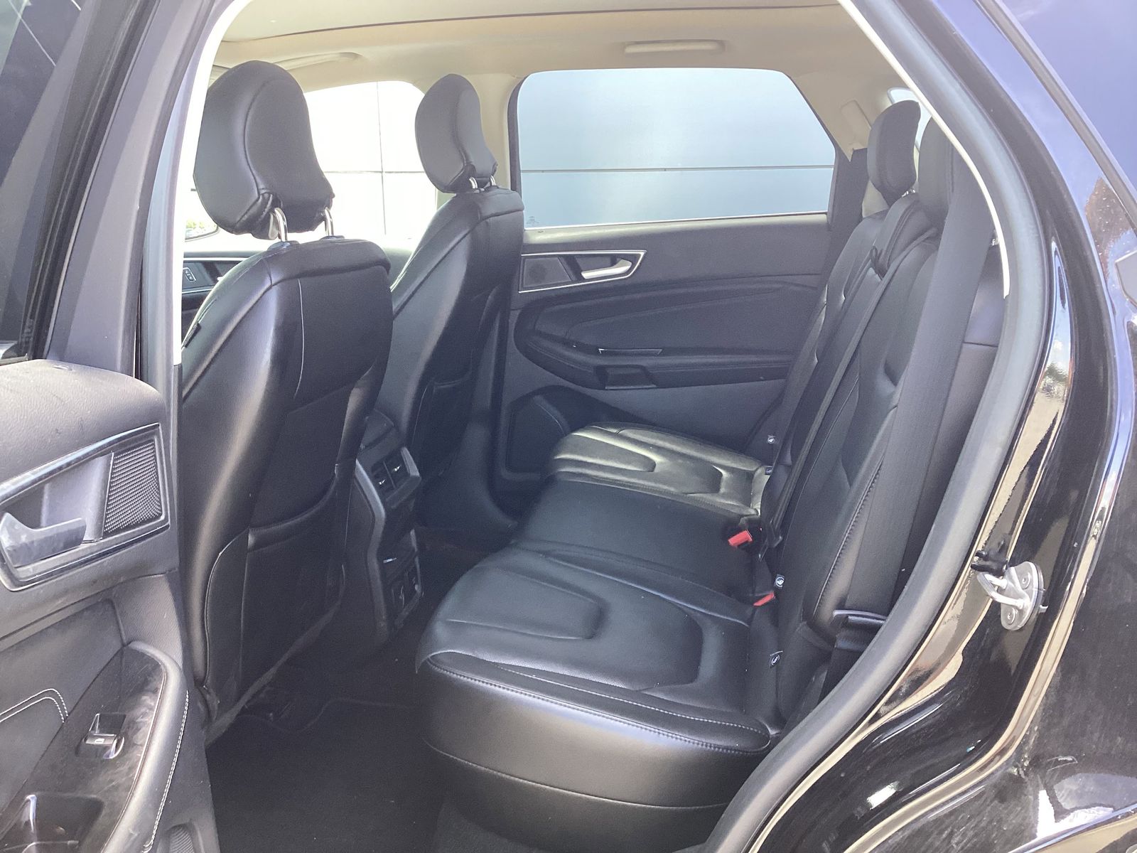 2019 Ford Edge Titanium photo 5