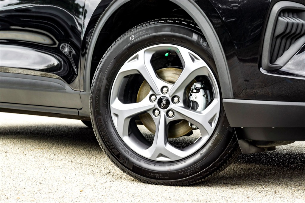 2025 Ford Escape ST-Line photo 2