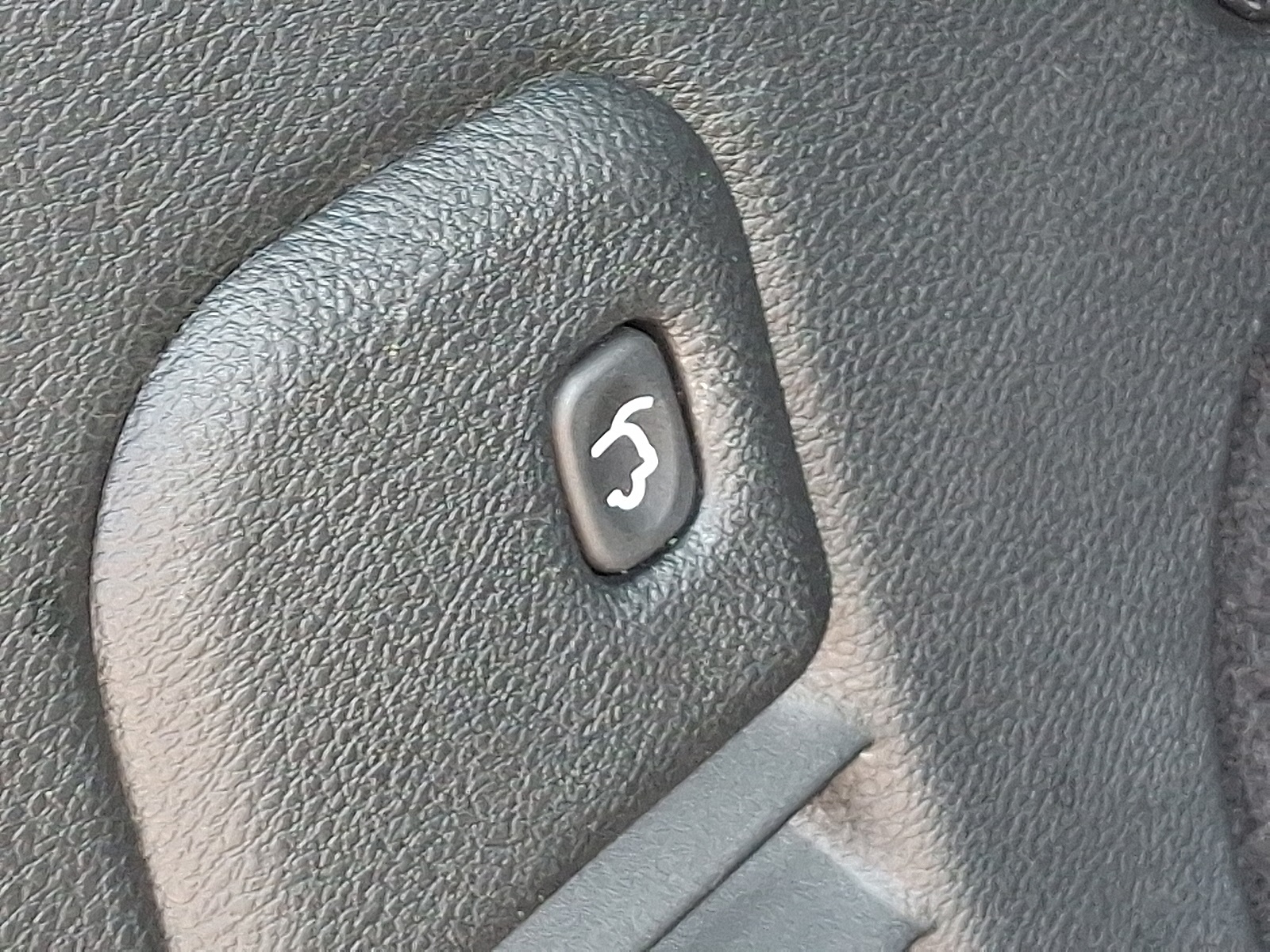 2017 Jeep Grand Cherokee Altitude photo 29