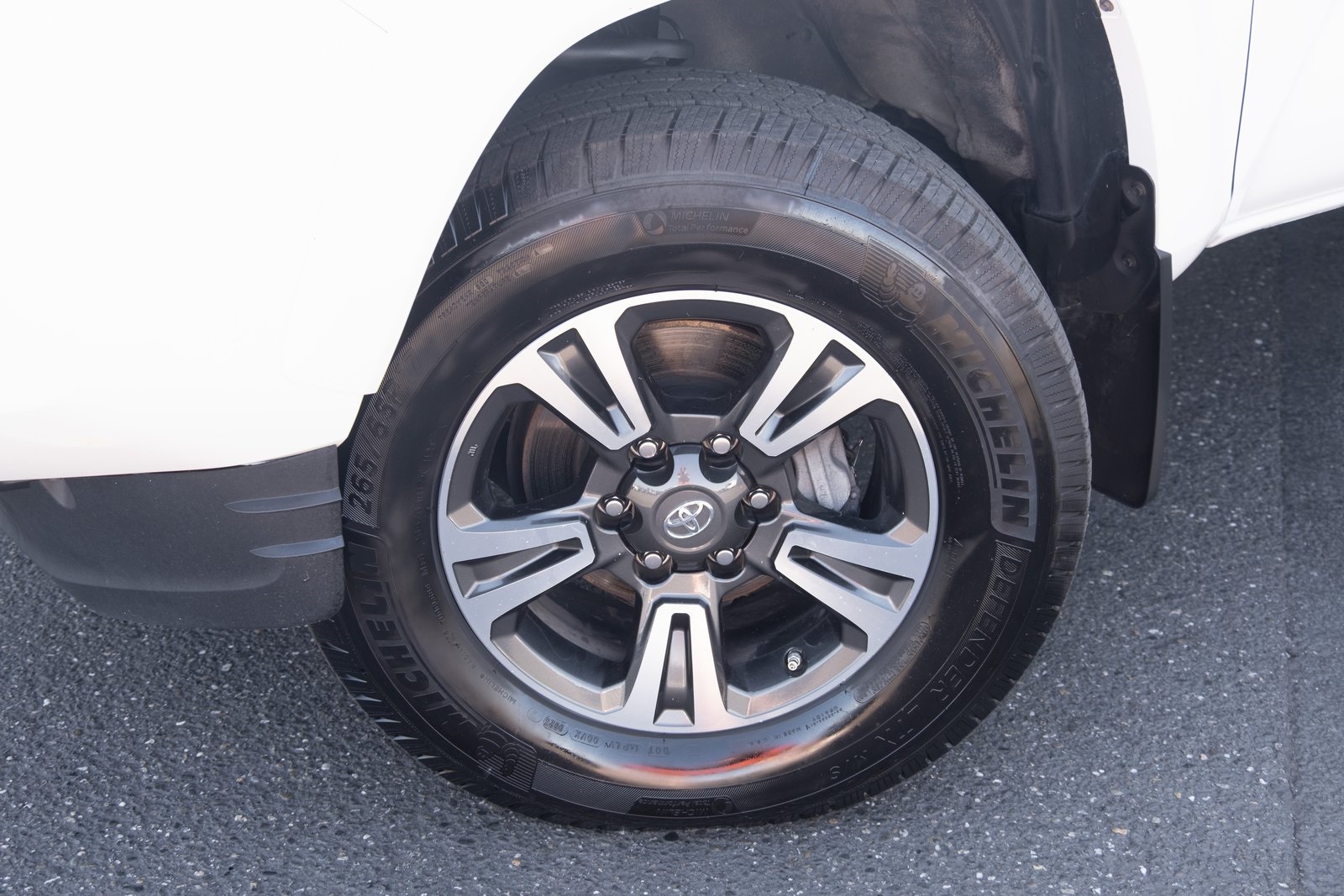 2019 Toyota Tacoma SR5 photo 15