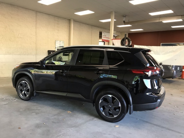 2024 Nissan Rogue SV photo 6
