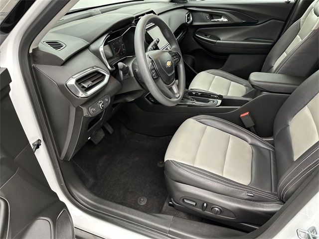 2023 Chevrolet Trailblazer LT photo 3
