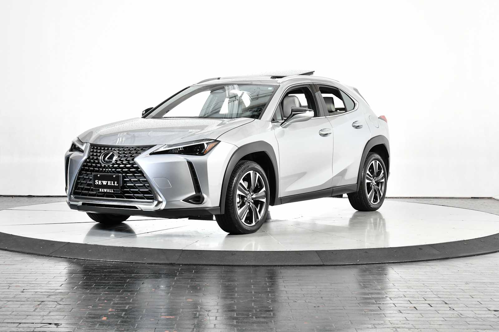 2025 Lexus UX Hybrid 300h's photo