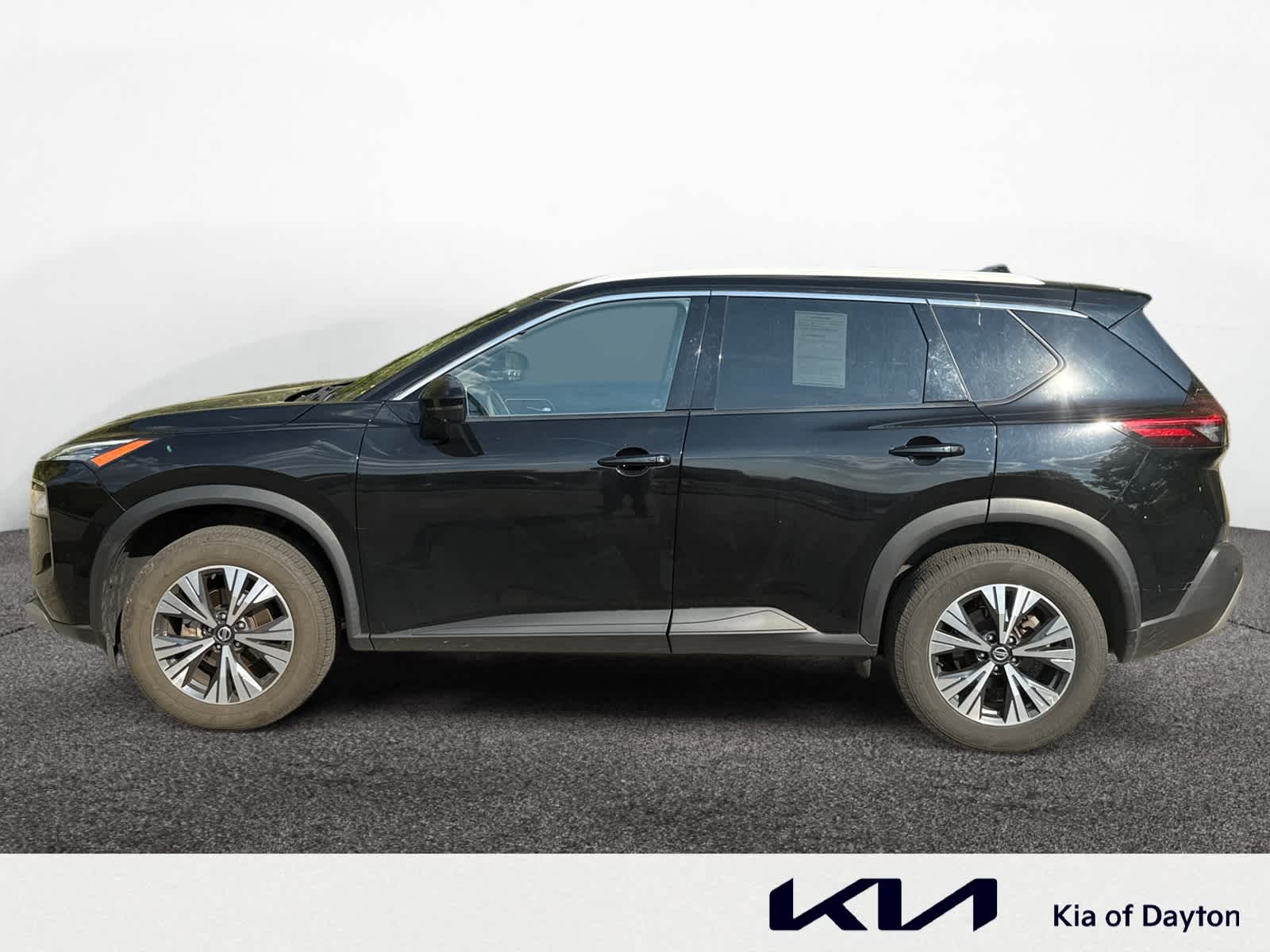 2021 Nissan Rogue SV photo 2