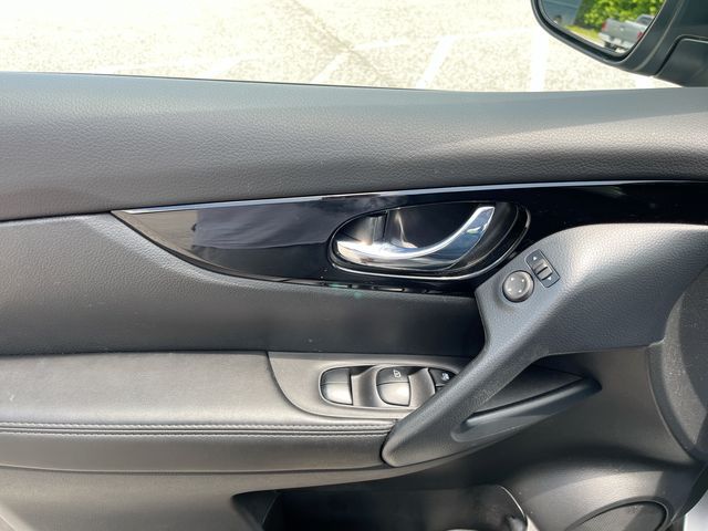 2022 Nissan Rogue Sport SL photo 19