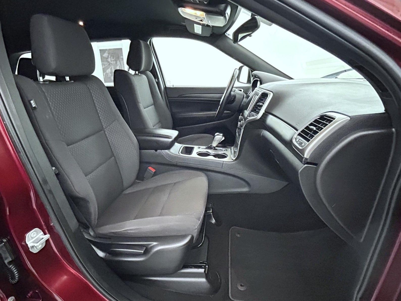 2019 Jeep Grand Cherokee Laredo E photo 15