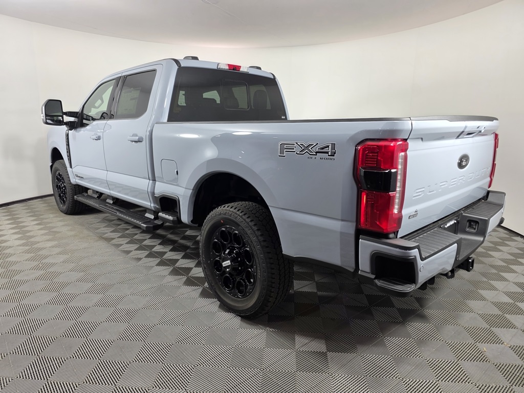 2025 Ford F-250 Lariat photo 3
