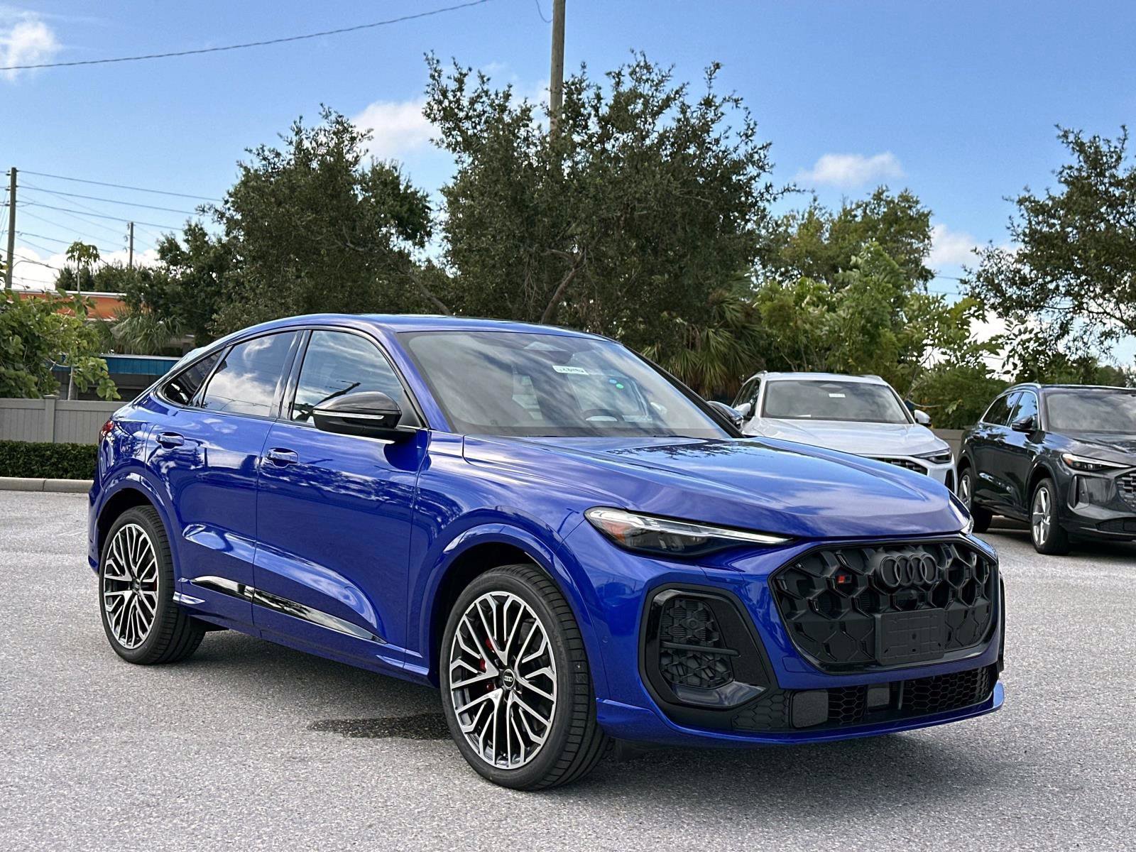 2025 Audi SQ5 Prestige photo 2