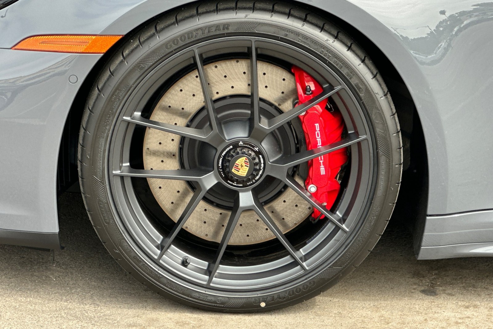 2026 Porsche 911 GTS photo 27