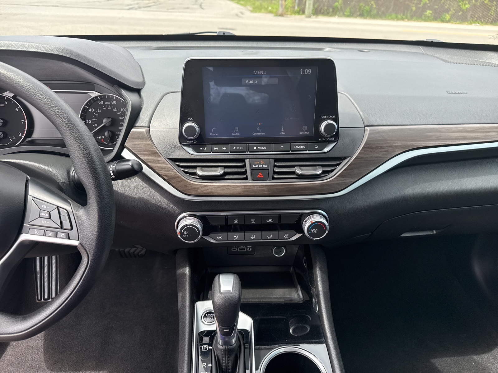 2024 Nissan Altima 2.5 SV photo 13