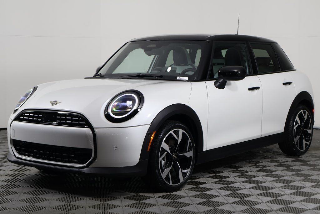 2026 MINI Hardtop 4 Door Oxford Edition's photo
