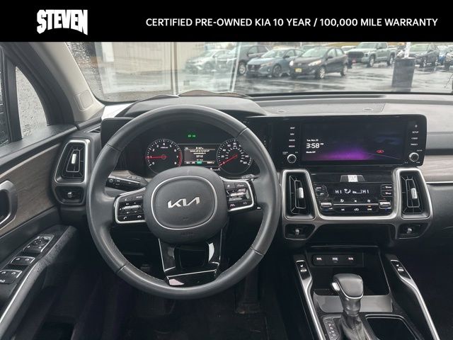 2022 Kia Sorento S photo 2