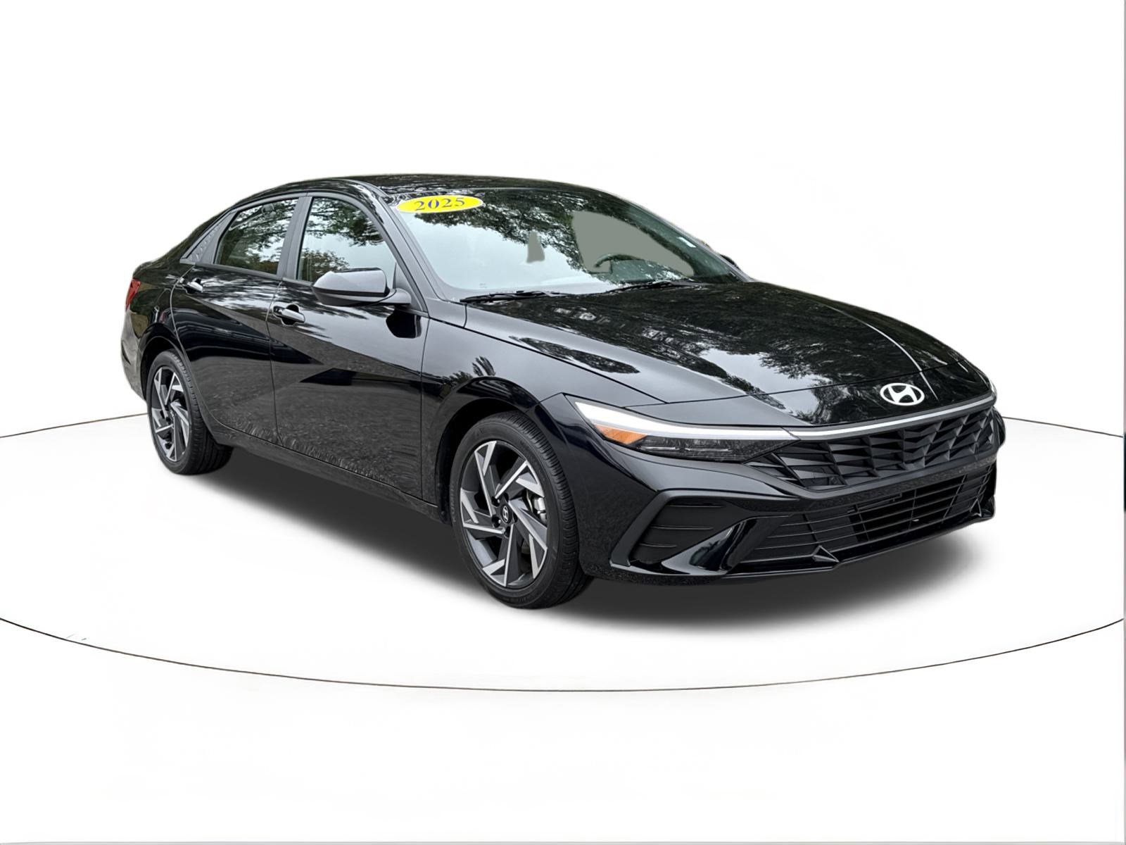 2025 Hyundai Elantra SEL's photo