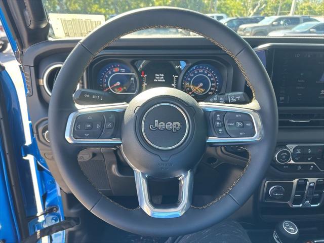 2025 Jeep Wrangler Sahara photo 13