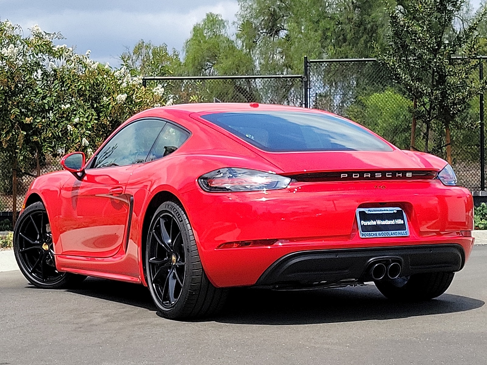 2025 Porsche Cayman photo 3