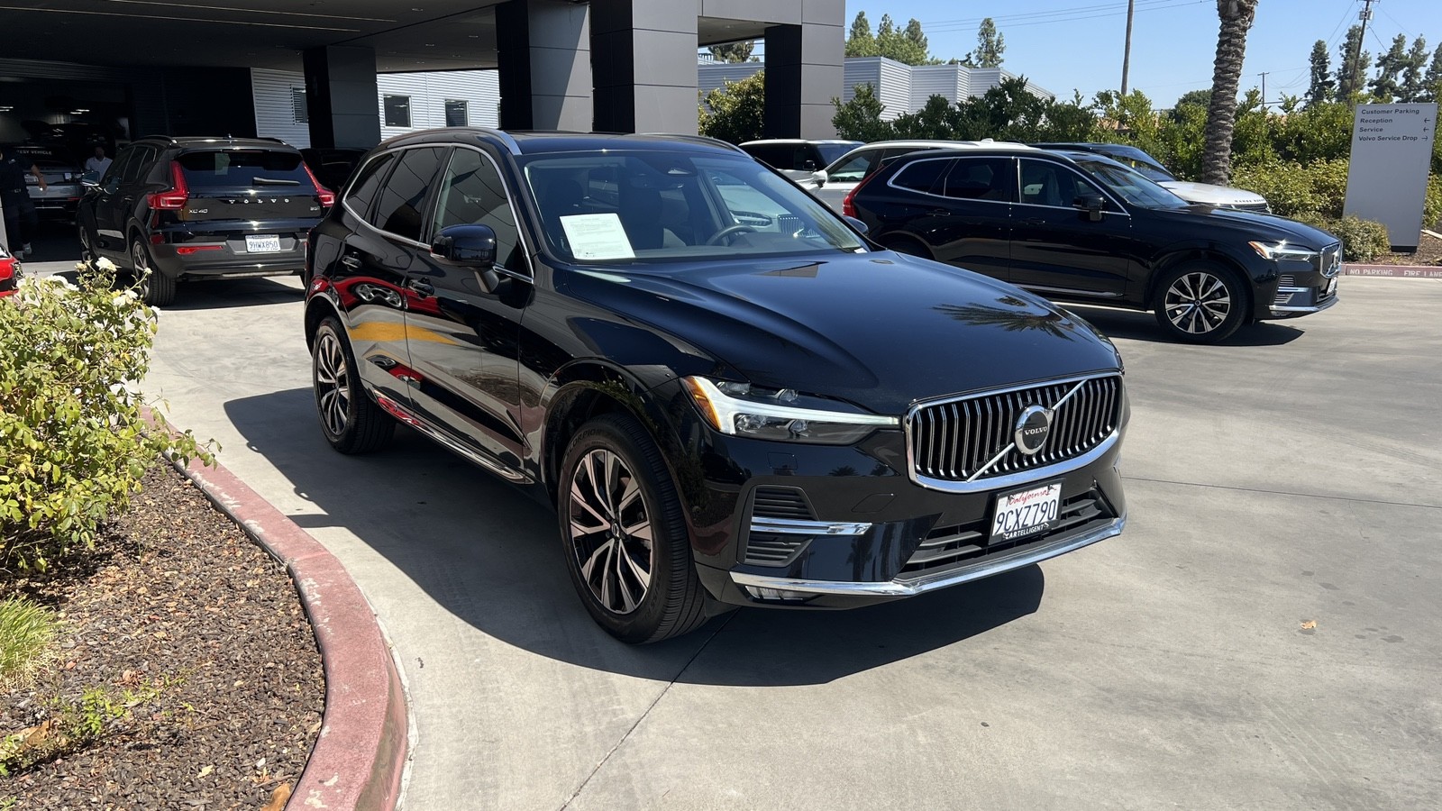 2023 Volvo XC60 Plus photo 4