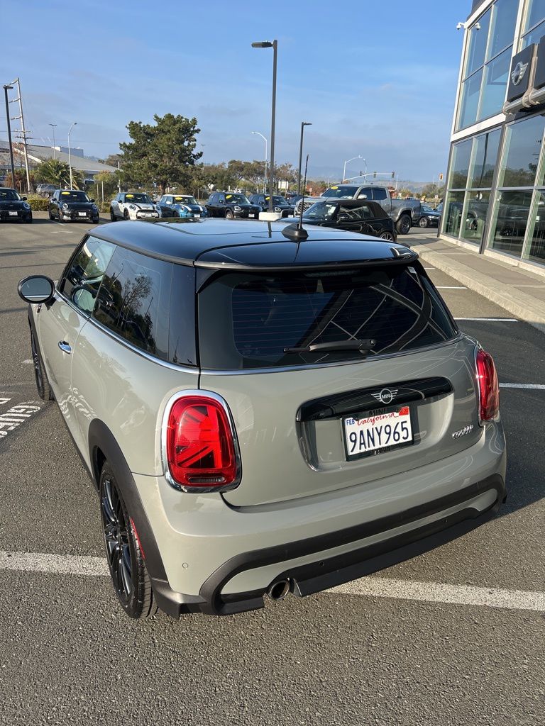 2022 Mini Cooper Oxford Edition photo 2
