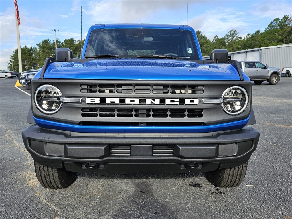 2025 Ford Bronco Base photo 2