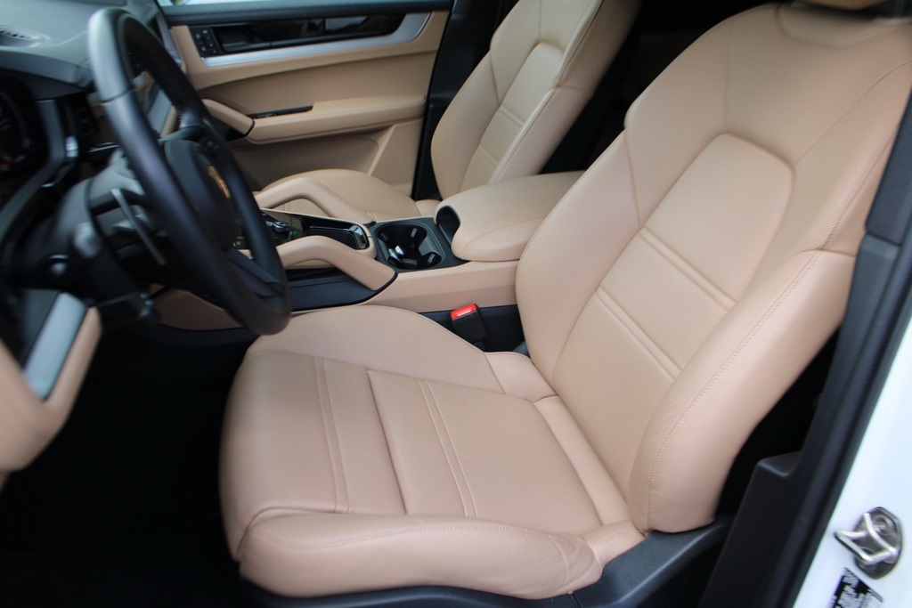 2024 Porsche Cayenne Coupe photo 5