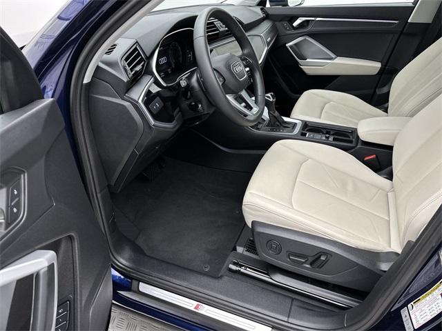 2025 Audi Q3 S line Premium Plus photo 3