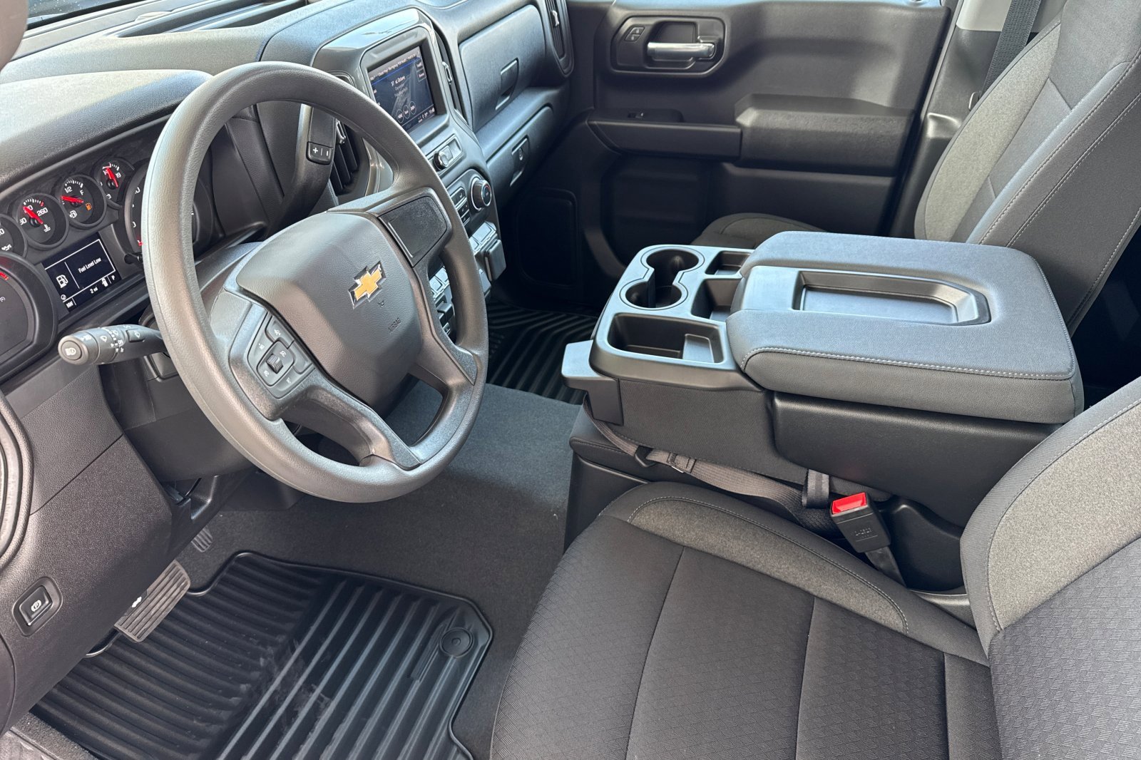 2025 Chevrolet Silverado 1500 Custom photo 9