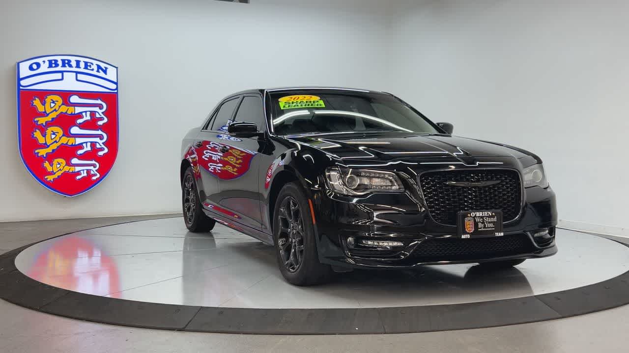 2022 Chrysler 300 Touring L photo 2