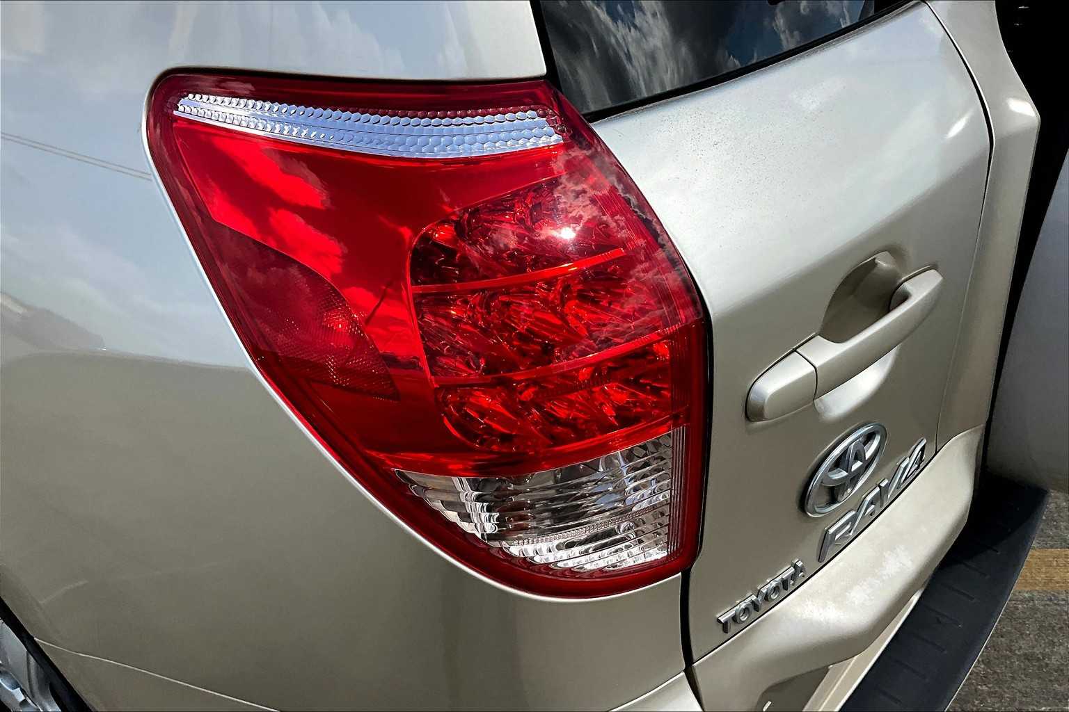2008 Toyota RAV4 Sport photo 25
