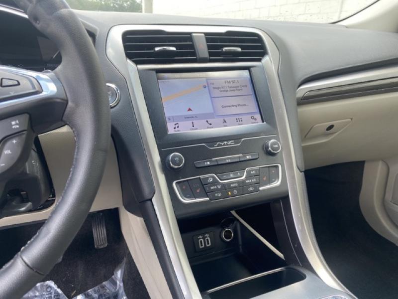 2019 Ford Fusion SEL photo 4