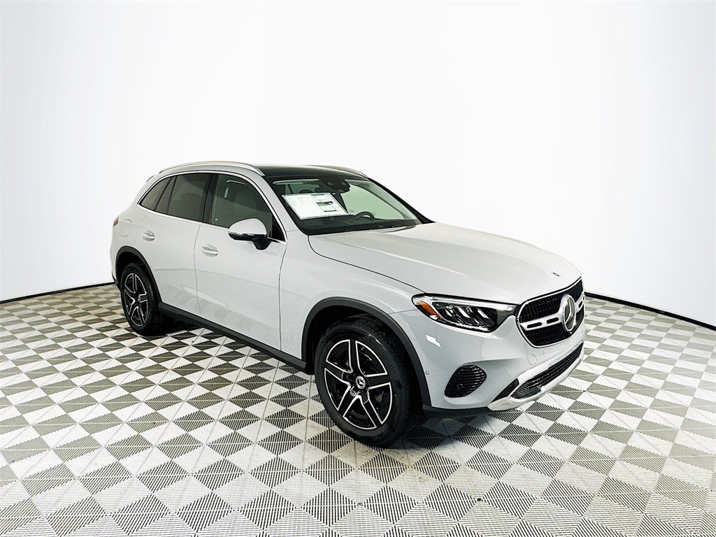 2026 Mercedes-Benz GLC Base's photo