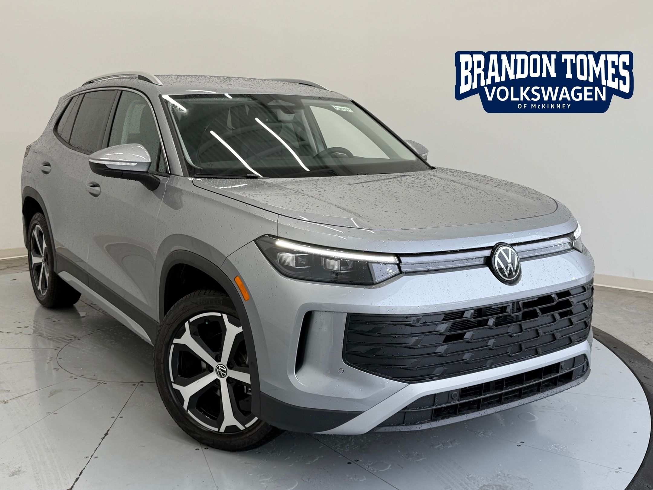 2025 Volkswagen Tiguan SE's photo