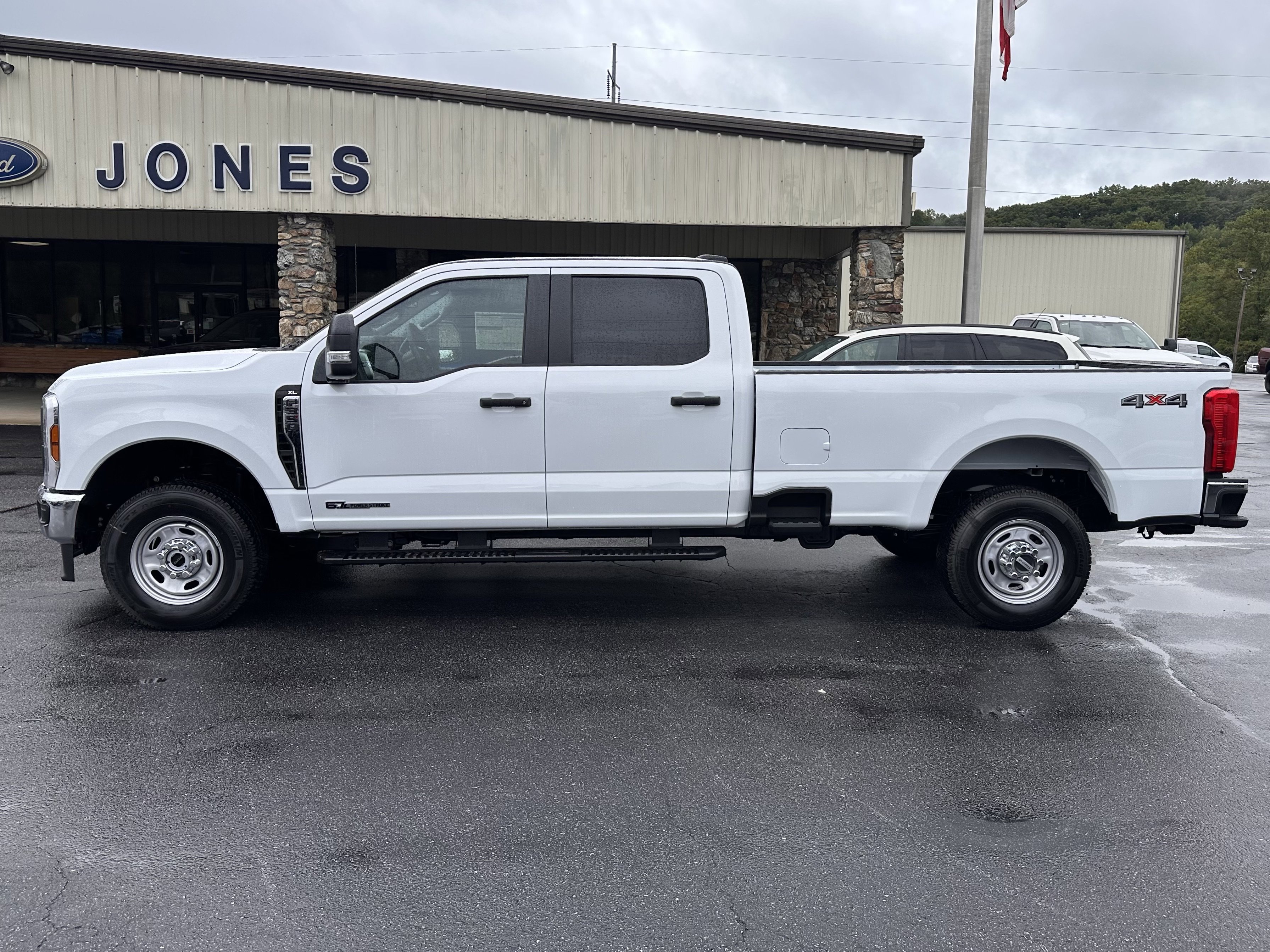 2026 Ford F-350 Super Duty XL's photo