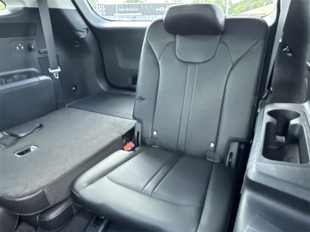 2025 Kia Sorento S photo 28
