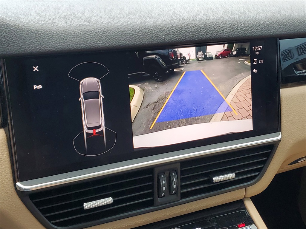 2022 Porsche Cayenne Platinum Edition photo 26