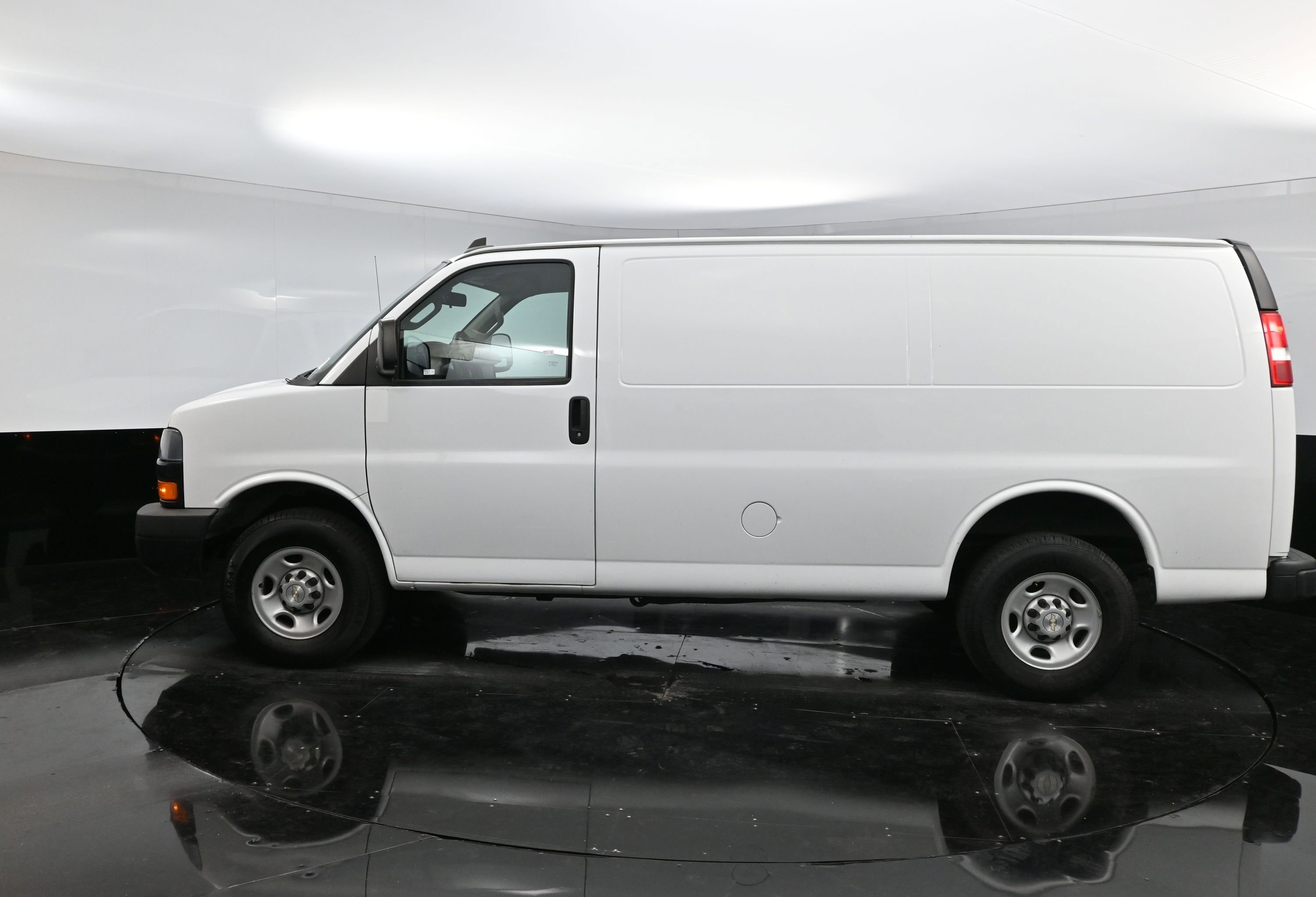 2021 Chevrolet Express Cargo 2500 photo 4