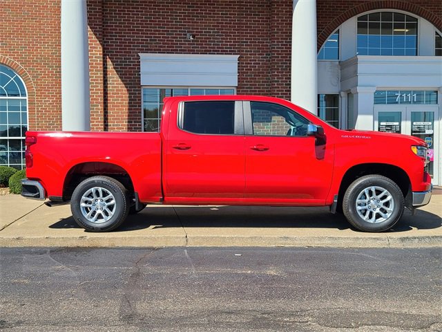 2025 Chevrolet Silverado 1500 LT photo 3