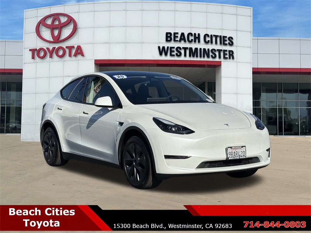 2025 Tesla Model Y Long Range's photo