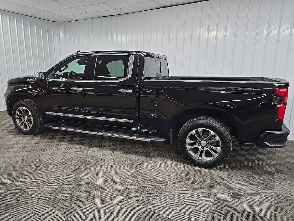 2024 Chevrolet Silverado 1500 High Country photo 4