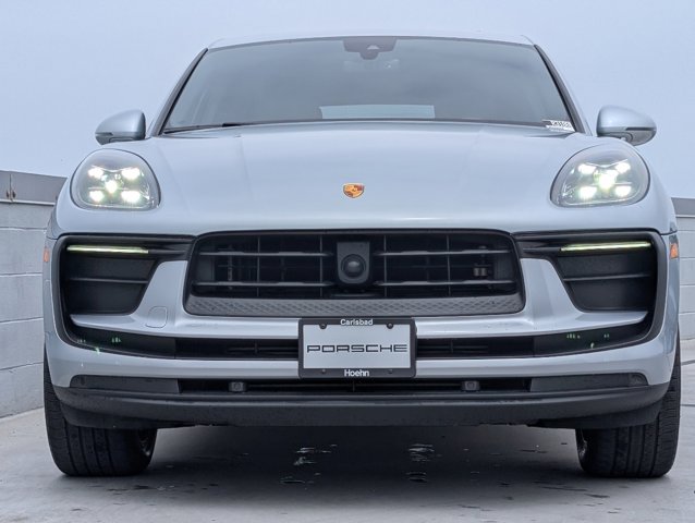 2023 Porsche Macan T photo 8