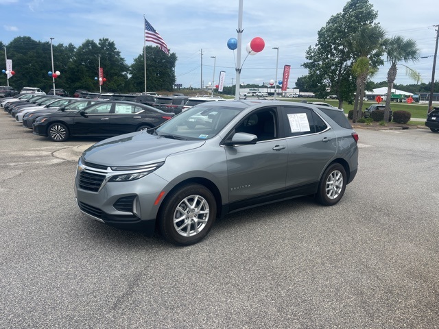 2023 Chevrolet Equinox LT photo 2