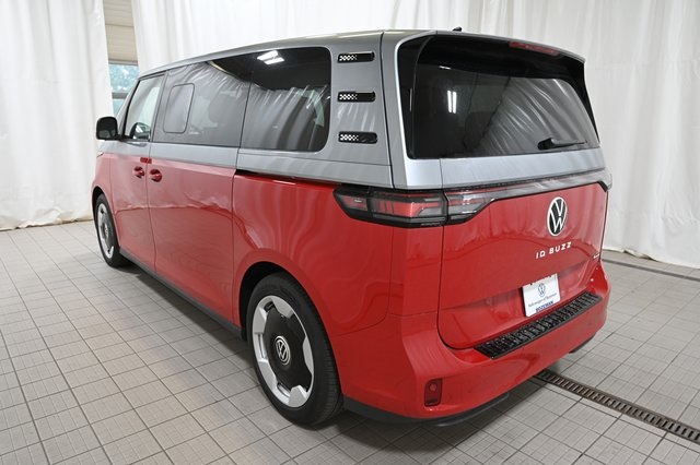 2025 Volkswagen ID. Buzz Pro Plus photo 11