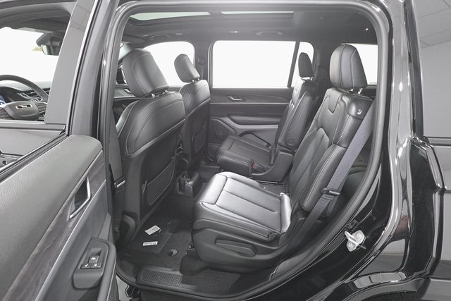 2025 Jeep Grand Cherokee Limited photo 24