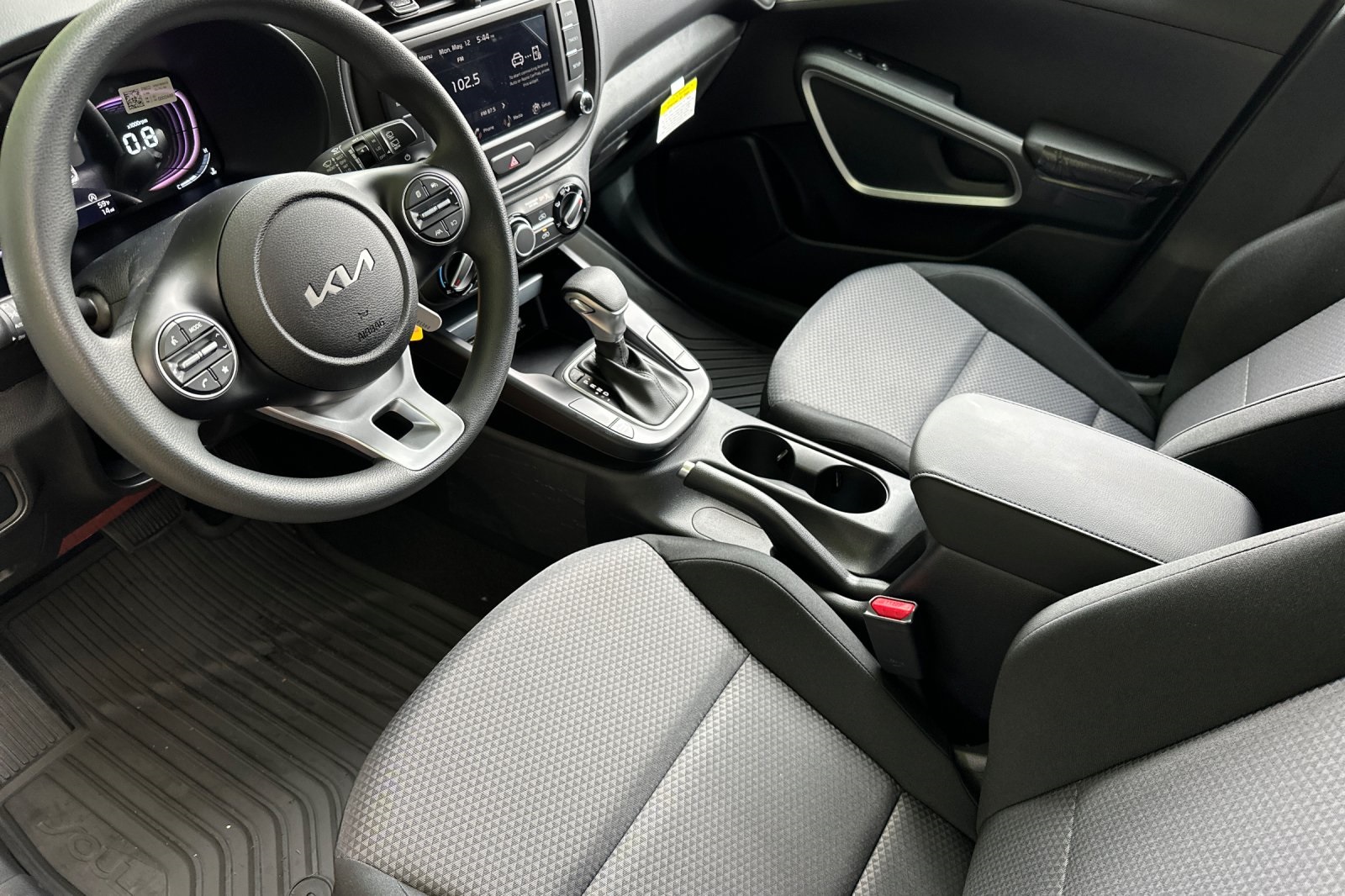 2025 Kia Soul LX photo 6