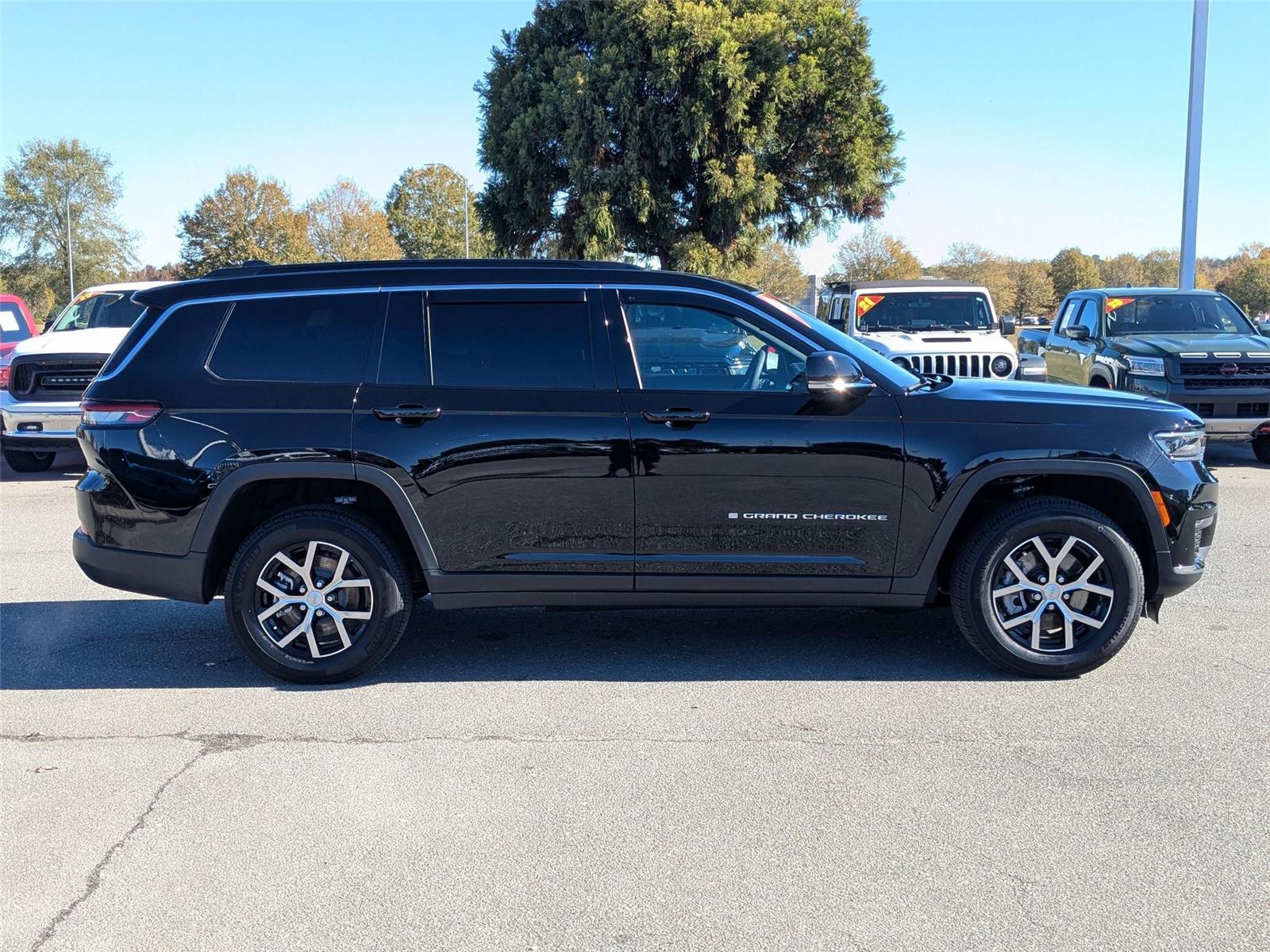 2025 Jeep Grand Cherokee Limited photo 4